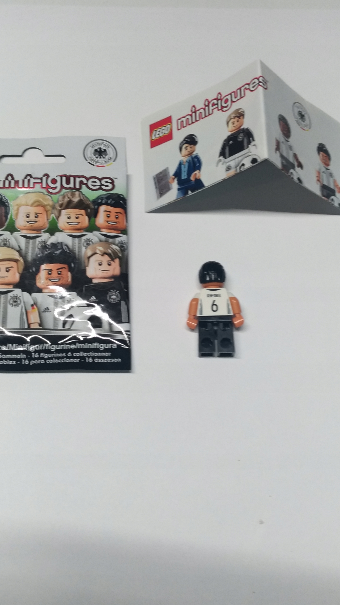 154c. Lego 71014 Sami Khedira piłkarz nr 6 2 ce665979bb4d6688f57e7c59c6b101e6