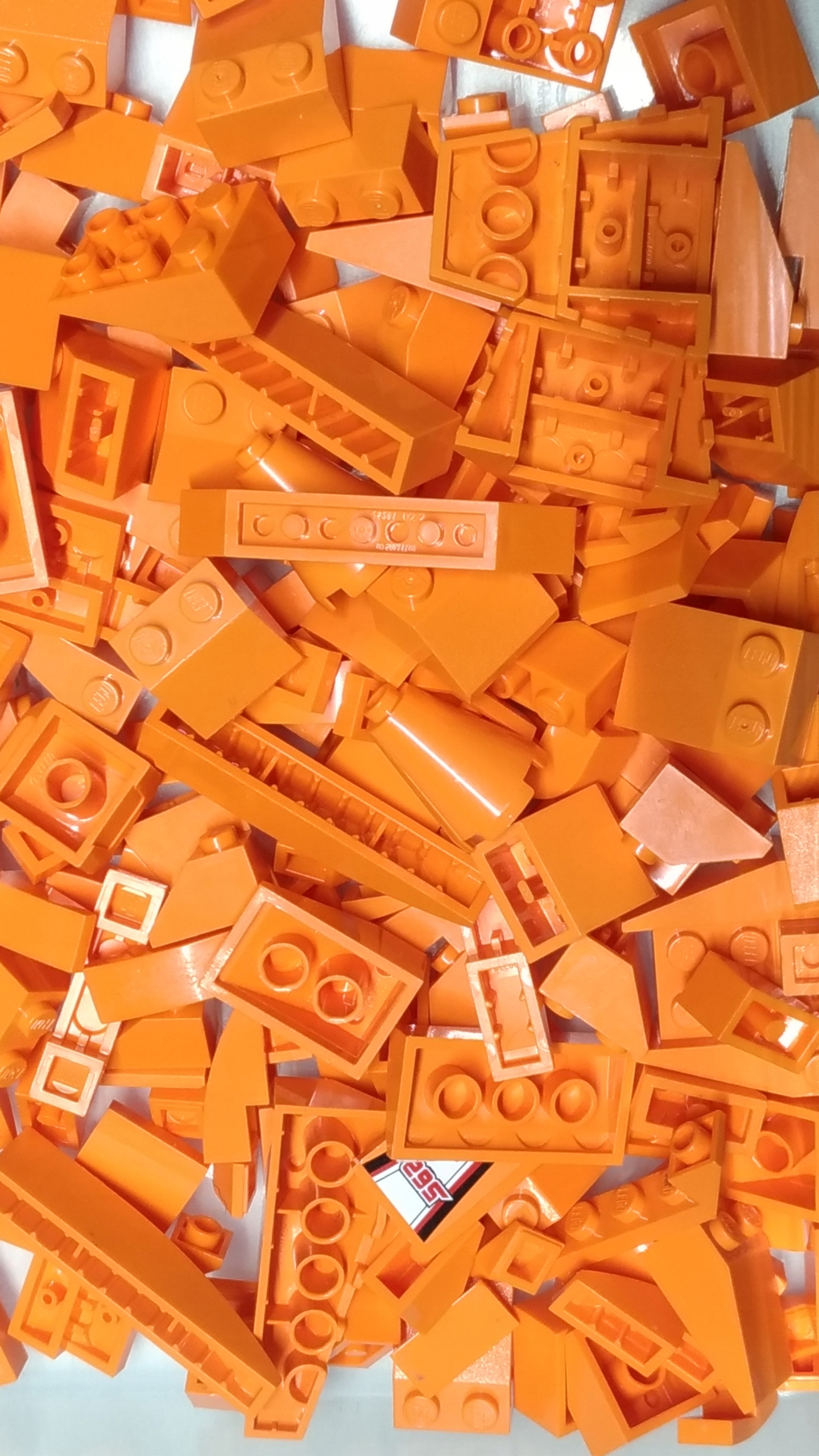 093a. Lego orange pomarańczowe skos dachówka 100g 2 2d58875ca7531f6b6a1aa39db7e2c430