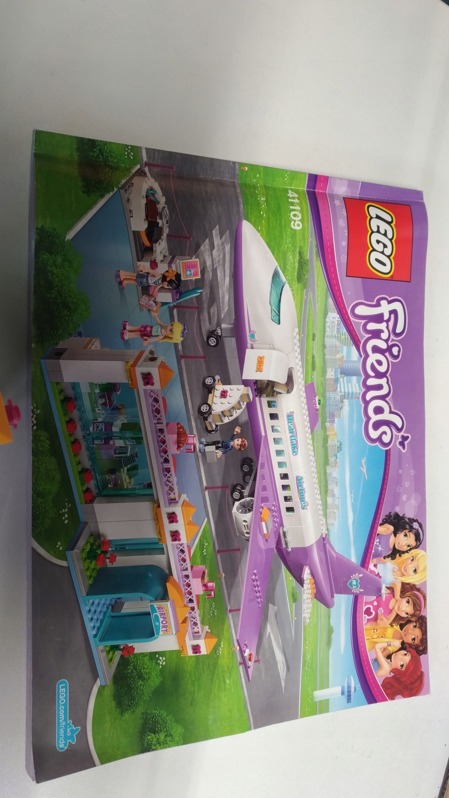 66ai Lego 41109 Friends Samolot Lotnisko w Heartla 2 f1954750ebe304abace647433fee5a39