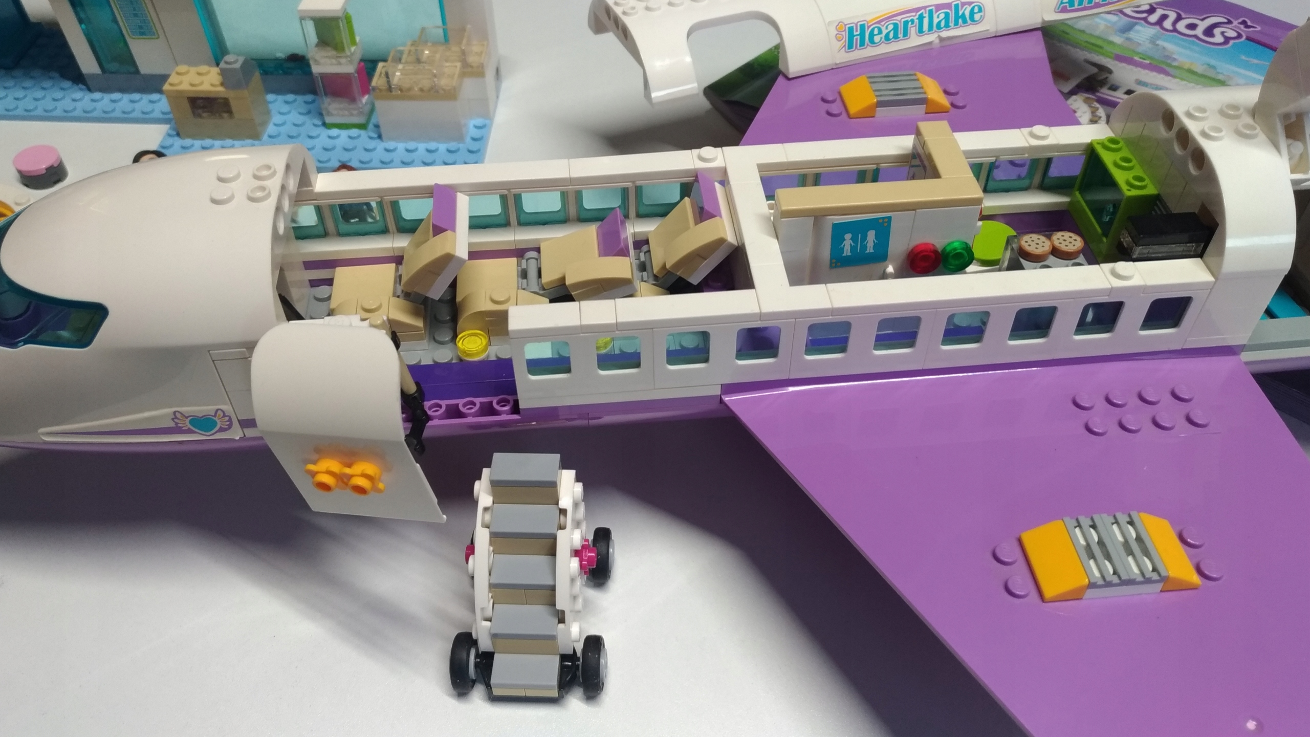 66ai Lego 41109 Friends Samolot Lotnisko w Heartla 3 4c7851b7d624a0002257edcf4827f0a3