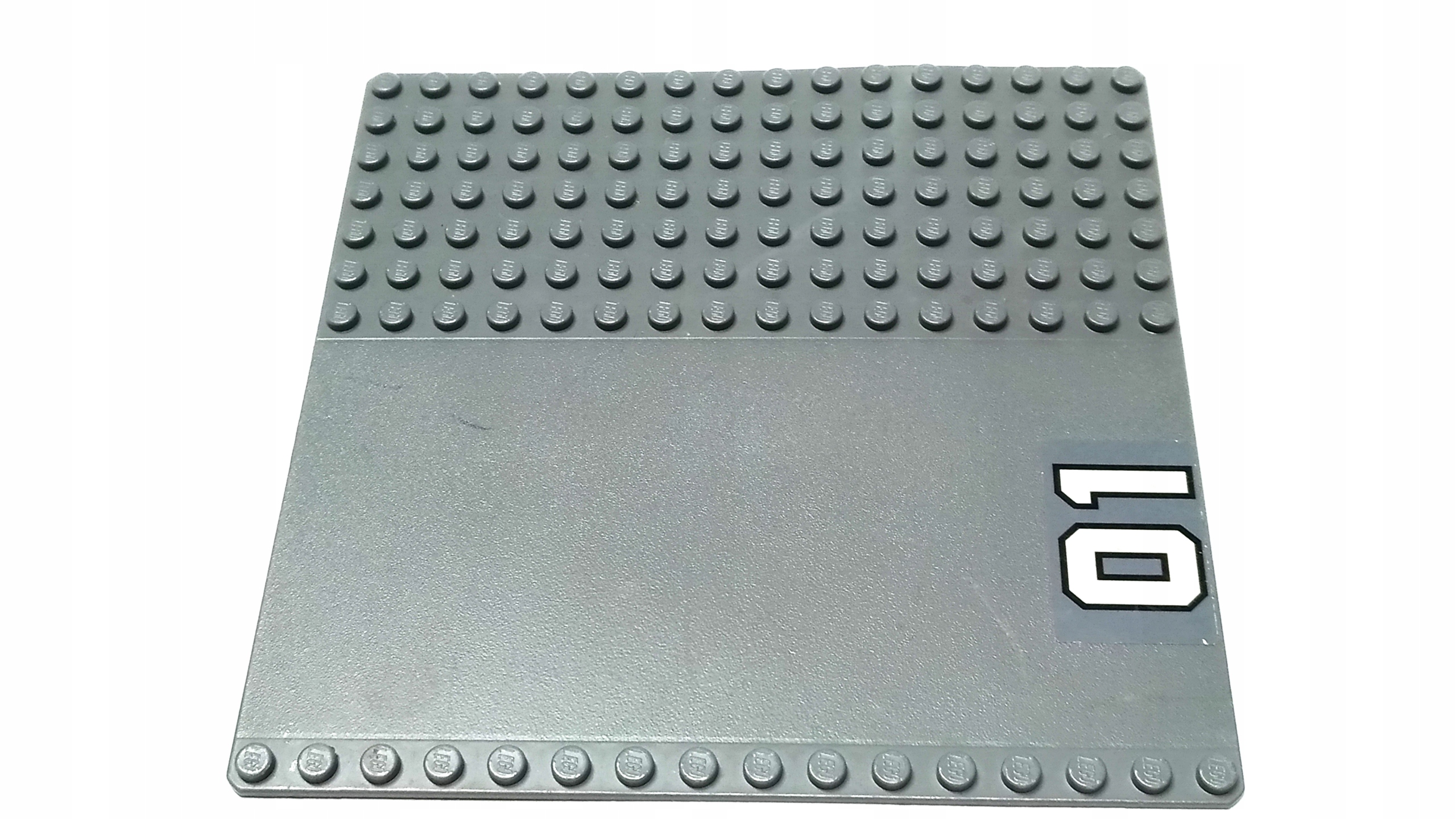 034p LEGO 3867 płyta 16x16 szara remiza cieńka 1 1d68fa23a119e96a54b6a932b1818bf3