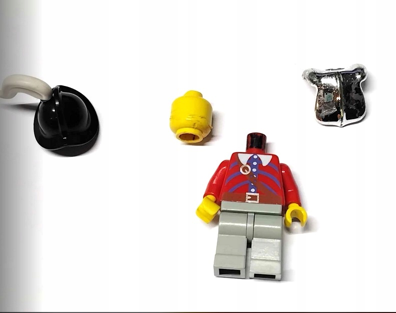 203o3. LEGO pirat ludzik figurka pi016 Imperial Armada główka zadarta 2 063284e158c674f479b74ee40f9ff468