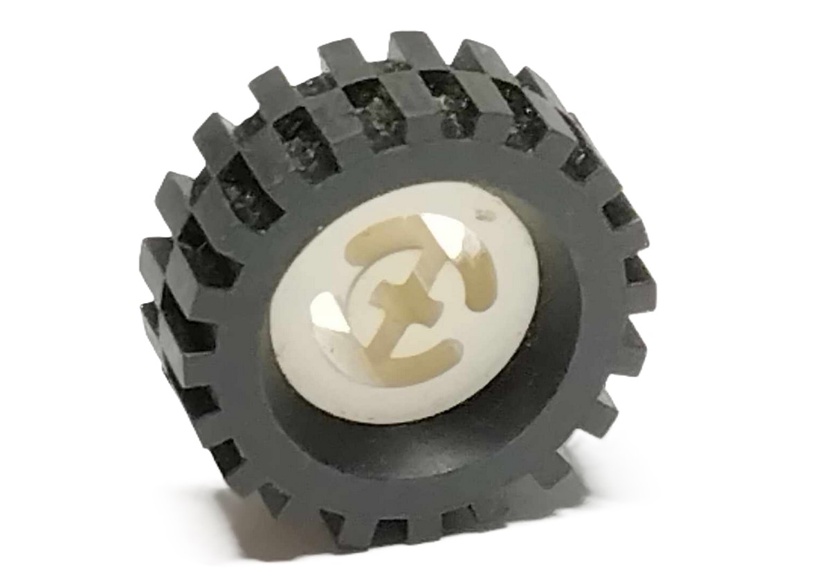 E C10 Lego Technic Koło (opona + felga) 3482 2346 30x10,5 - biały 1 3bfb2cbc4447434617812a918f73c7d5