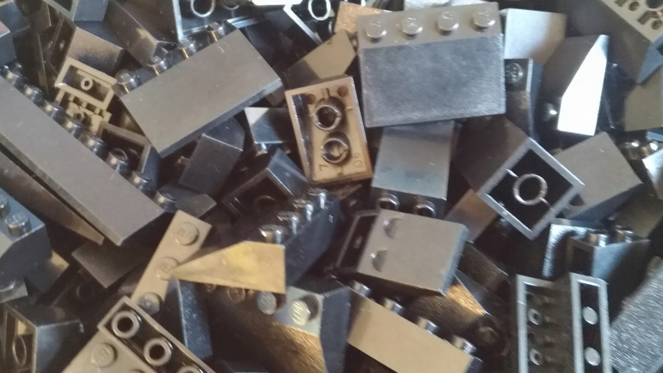 062. Lego czarne dachówki skosy 0,1 kg MIX 5 4570d7176c48cb3f16e202dcf3a9a1b5