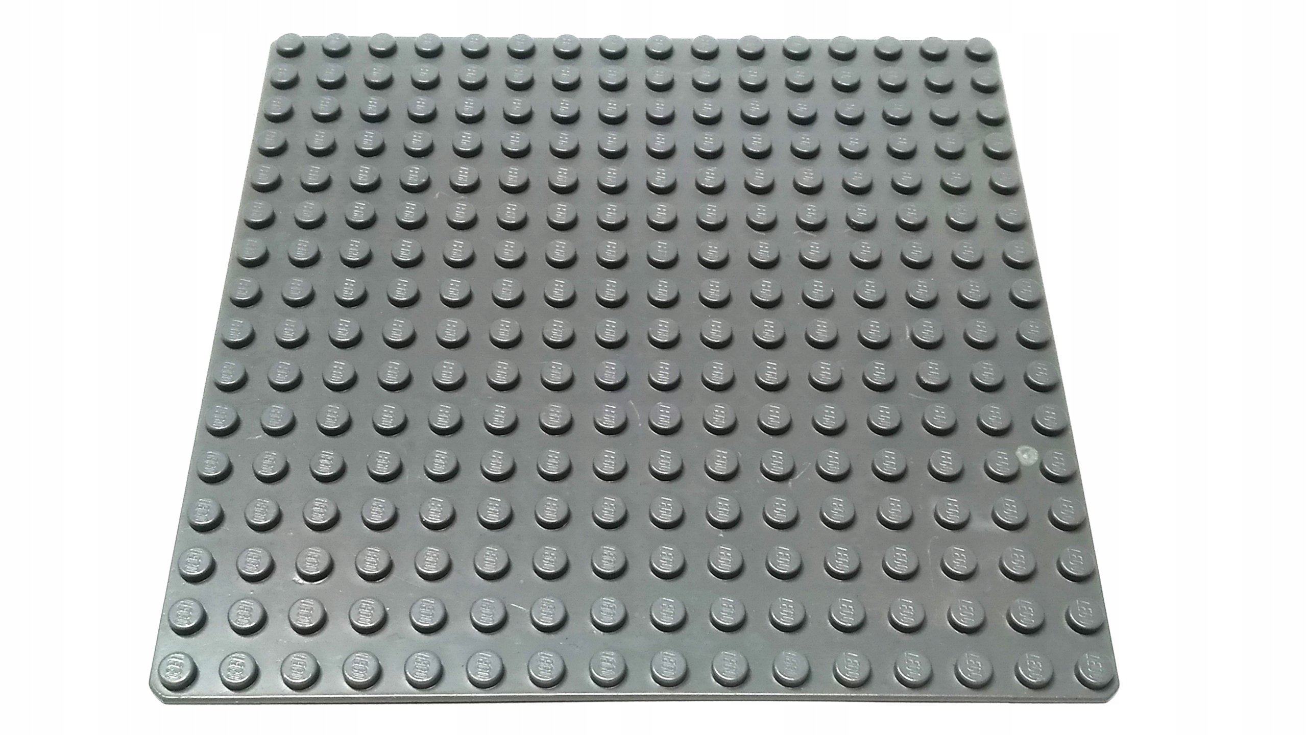 034w LEGO 3867 płyta 16x16 szara cieńka ciemna 1 8124de523a70021d6db5c0e929c464c5