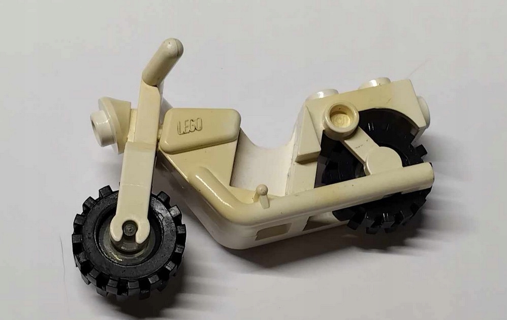 137je. LEGO system x81c01 Motor motocykl x81c01 policja biały pożółknięty 2 370a949b2ceda7a34af52b98de80302e