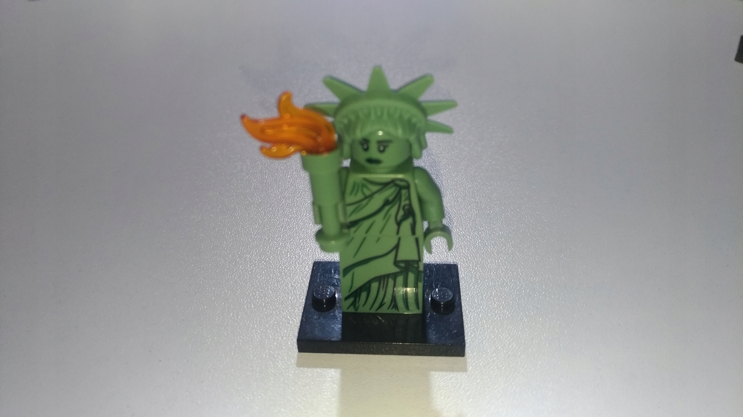 180a. LEGO ludzik statuła wolności Z 6 SERII 8827 2 47879f247235115803411a7c7a153c64