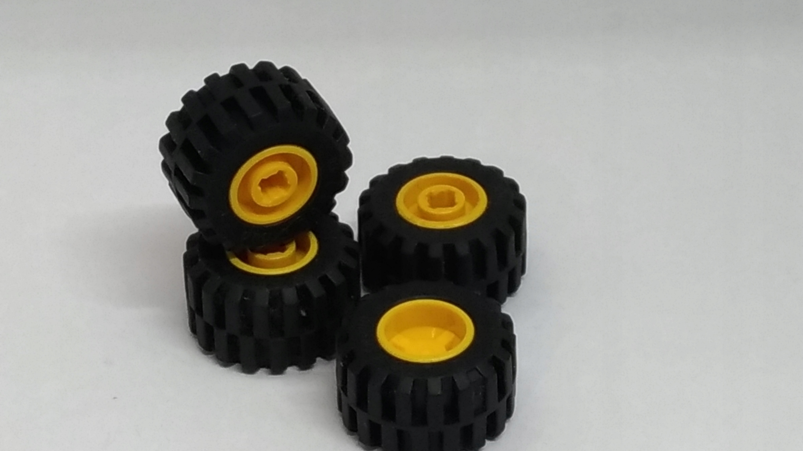 007n Lego city koło opona 6014ac01 87697 żółta 4sz 2 7c98dd709c64efb15d8d6b985aee3c3f