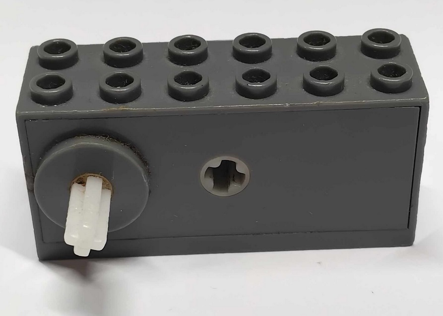 200e5. Lego napęd sprężynowy silnik 42073c02 Silnik 2x6x2 szary old 1 a71c1551539a42a3179b6c49c72abfd7