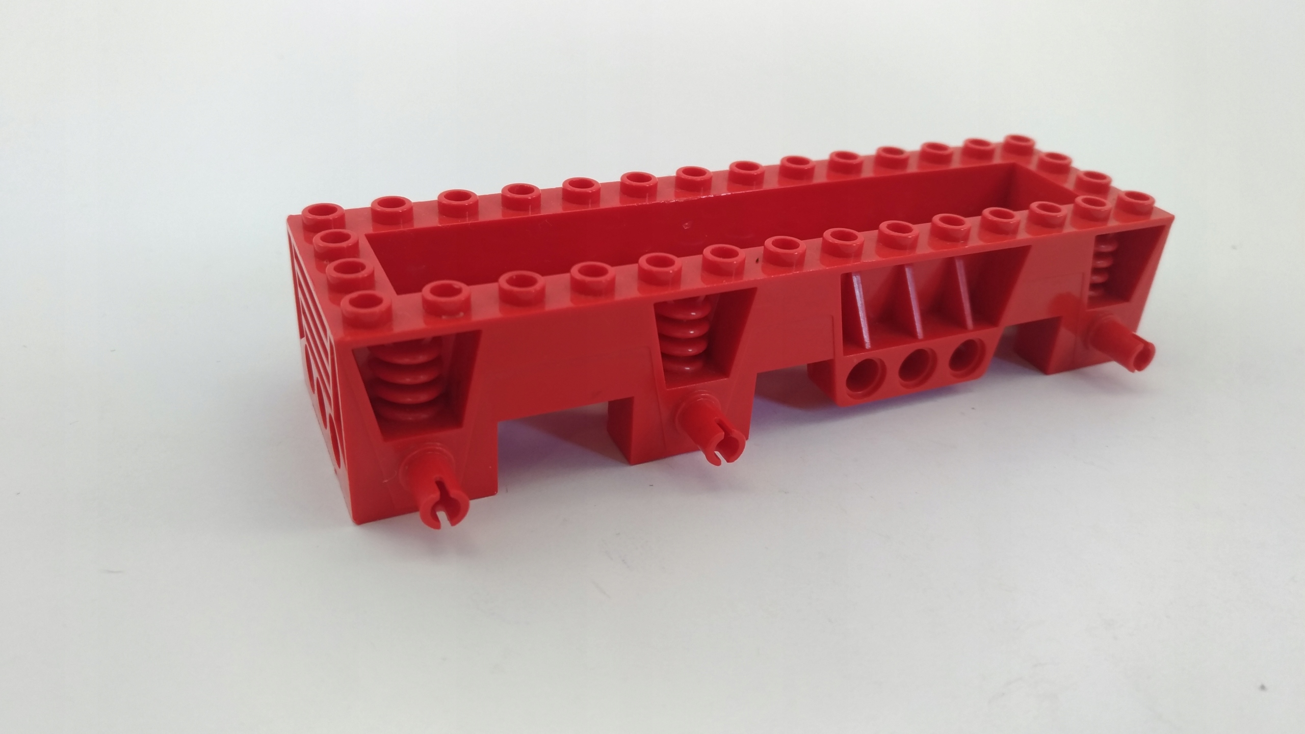 181h. Lego technic podwozie 30642 1szt czerwone 2 2145126c16aa6eb6a915e11b078663cf