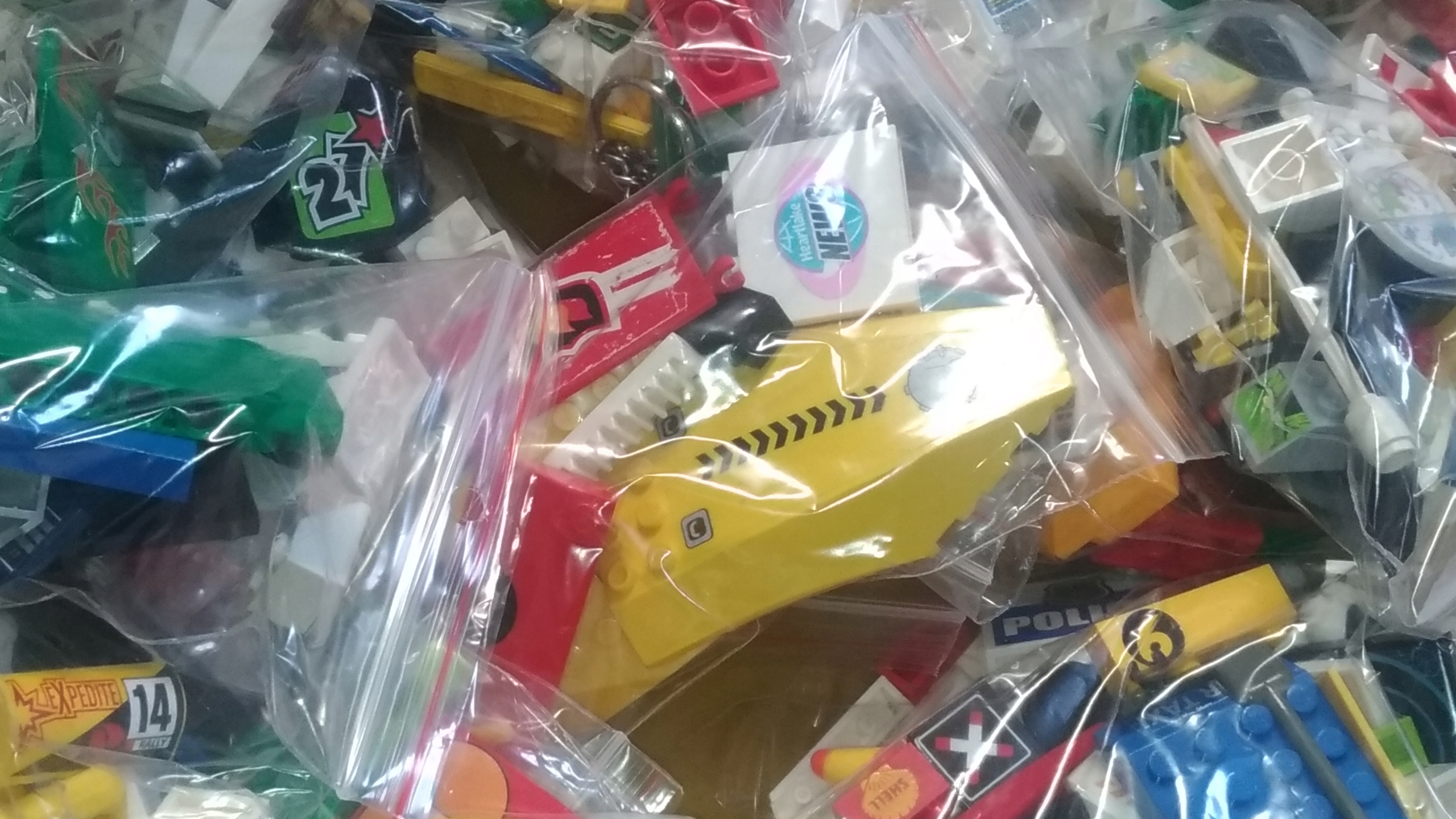 17. Lego Mix z nadrukiem naklejka 50g 40-45 sztuk 7 d6dc4f7a0627bf90cde4cc33729481b9